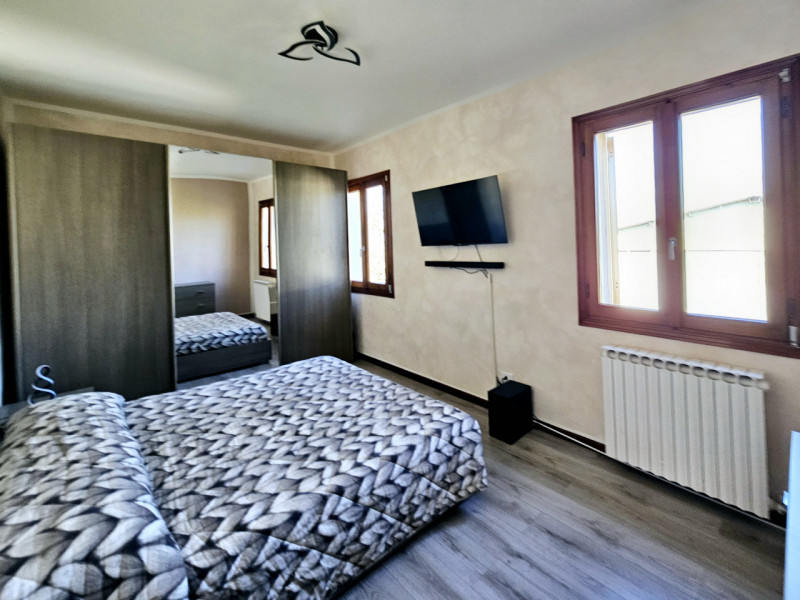 Proponiamo in vendita a Piacenza D'Adige, spaziosa soluzione indipendente con cortile e giardino ...