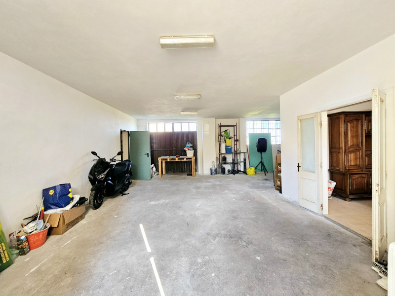 Proponiamo in vendita a Piacenza D'Adige, spaziosa soluzione indipendente con cortile e giardino ...