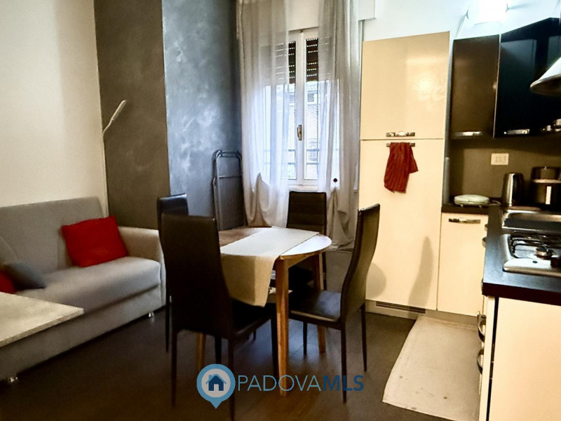 Immobile in esclusiva al Gruppo Padova MLS
Scopri questo grazioso MONOLOCALE AFFITTATO in zona SS...