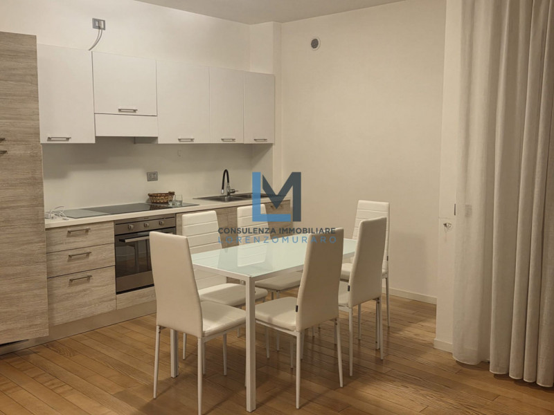 Montebelluna centro - proponiamo in vendita luminoso trilocale in posizione centralissima.
Ubicat...