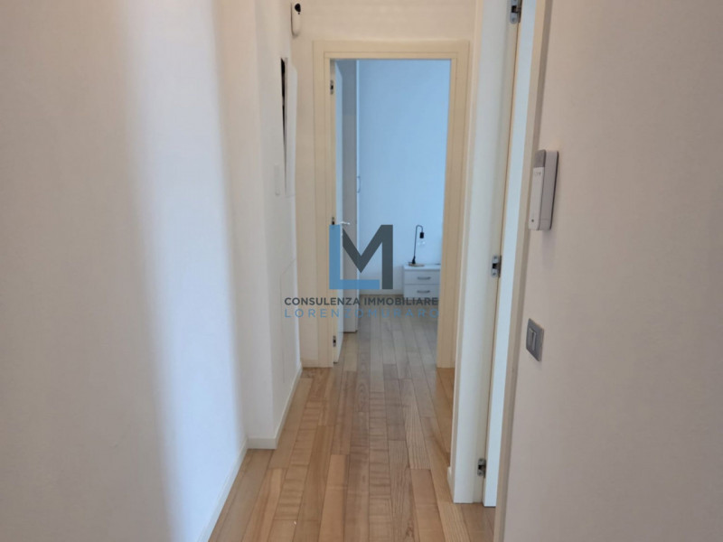 Montebelluna centro - proponiamo in vendita luminoso trilocale in posizione centralissima.
Ubicat...