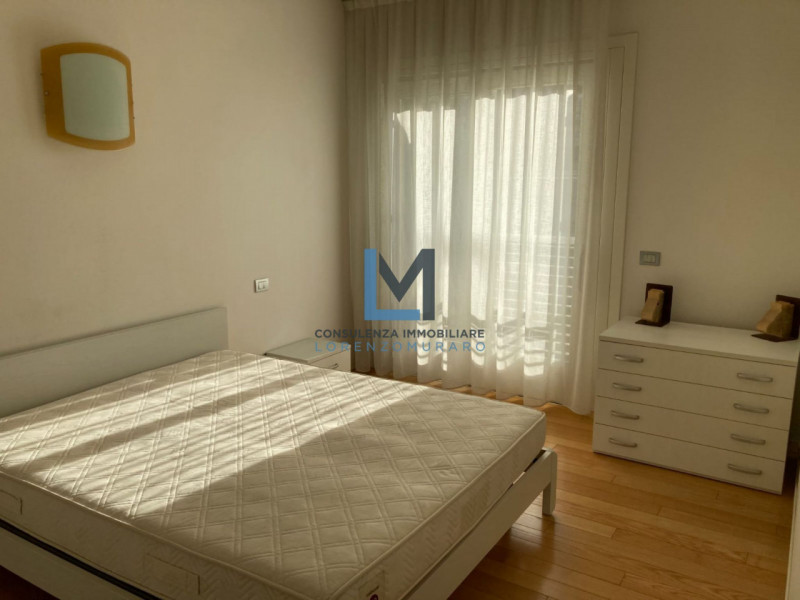 Montebelluna centro - proponiamo in vendita luminoso trilocale in posizione centralissima.
Ubicat...