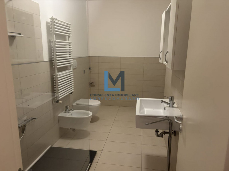 Montebelluna centro - proponiamo in vendita luminoso trilocale in posizione centralissima.
Ubicat...