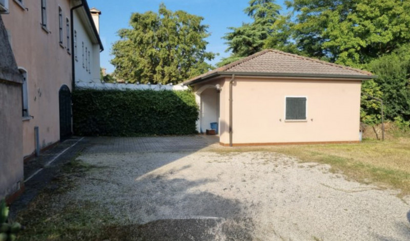 (Per INFO Fabrizio 333 7743912) - Proponiamo in vendita, a pochi passi da centro di Mogliano Vene...