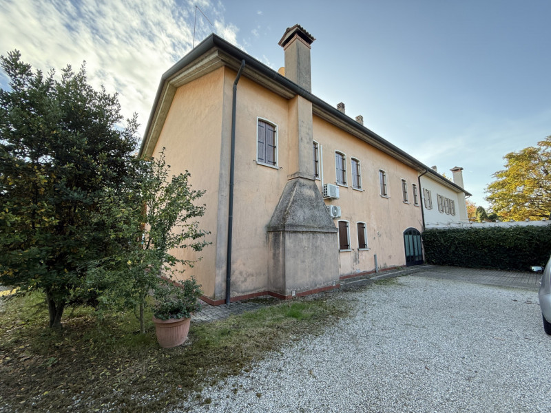 (Per INFO Fabrizio 333 7743912)  Proponiamo in vendita, a pochi passi da centro di Mogliano Venet...