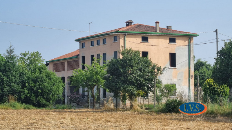 MONTEGALDA (VI)- Se cerchi l'indipendenza assoluta, il profumo della campagna e spazi che non fin...