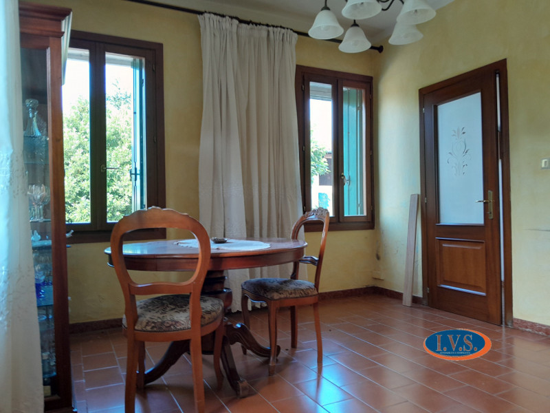 MONTEGALDA (VI) - In un contesto residenziale tranquillo e immerso nel verde della campagna propo...