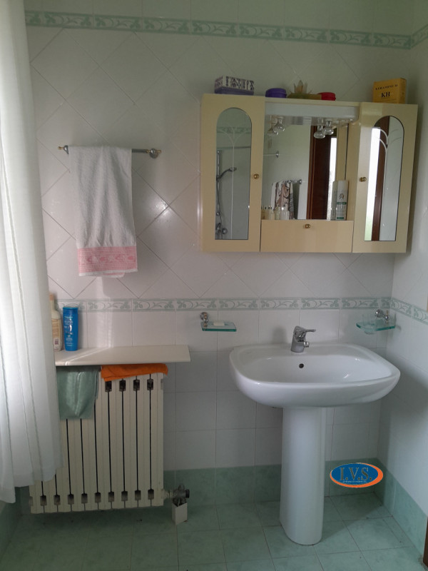 MONTEGALDA (VI) - In un contesto residenziale tranquillo e immerso nel verde della campagna propo...