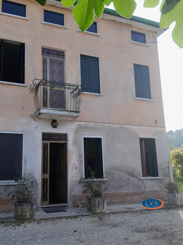 MONTEGALDA (VI)- Se cerchi l'indipendenza assoluta, il profumo della campagna e spazi che non fin...