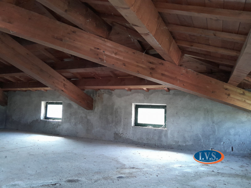 MONTEGALDA (VI) - In un contesto residenziale tranquillo e immerso nel verde della campagna propo...