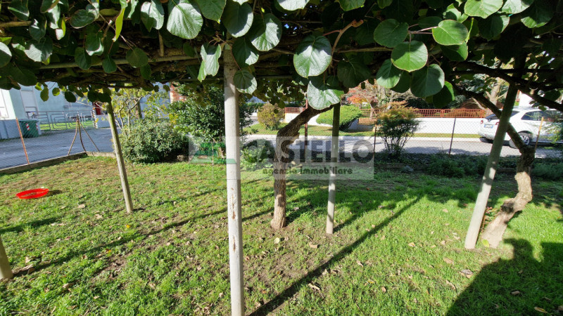 Cadoneghe – Casa singola ristrutturata con ampio giardino

Proponiamo in esclusiva a Cadoneghe, u...