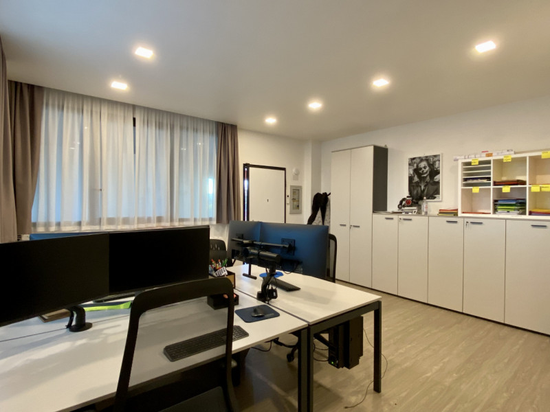 In posizione strategica, all’interno di un contesto residenziale e commerciale servito da tutti i...