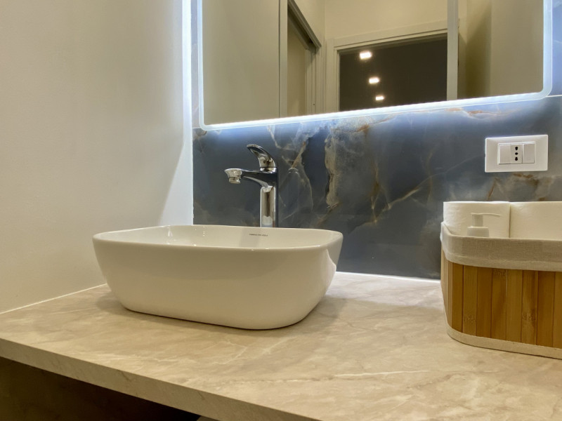 In posizione strategica, all’interno di un contesto residenziale e commerciale servito da tutti i...