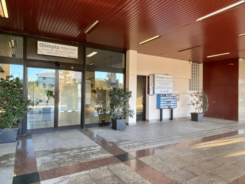 In posizione strategica, all’interno di un contesto residenziale e commerciale servito da tutti i...
