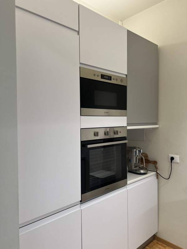 In contesto residenziale servito e comodo alle principali vie di collegamento, a pochi minuti da ...