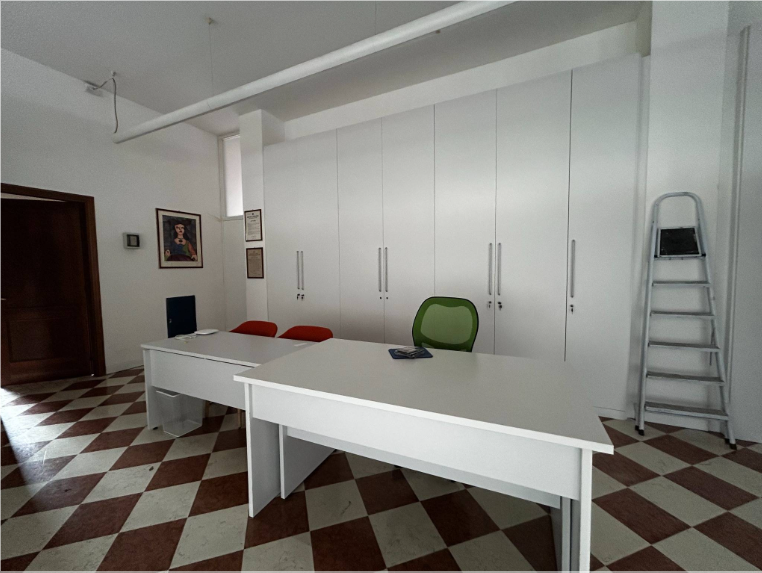 Hai mai pensato al tuo prossimo spazio commerciale o ufficio in un quartiere che respira quotidia...