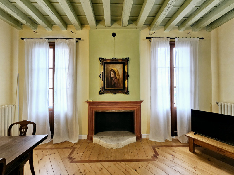 In pieno centro storico a Montagnana, con vista Duomo, proponiamo in affitto meraviglioso apparta...