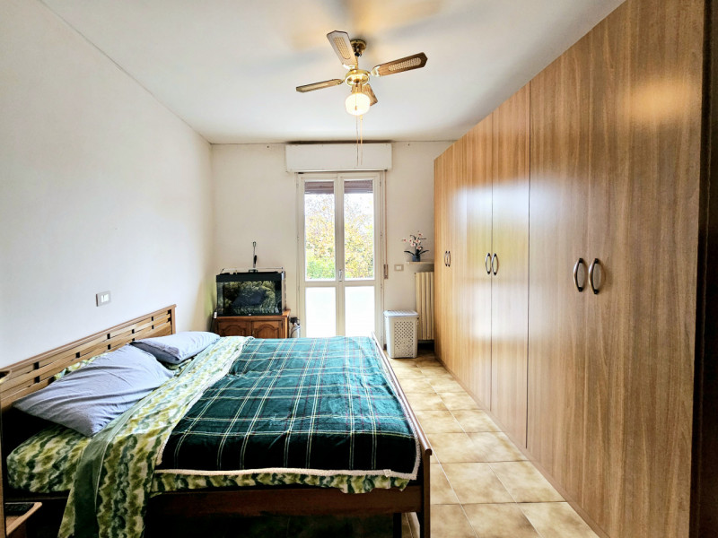 Proponiamo in affitto a Megliadino San Vitale, spazioso appartamento al primo piano.
L'immobile è...