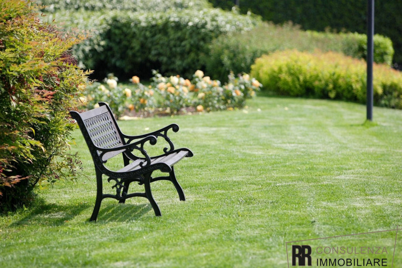 A soli 10 minuti dal centro di Vicenza, si propone in vendita un’interessante opportunità per inv...