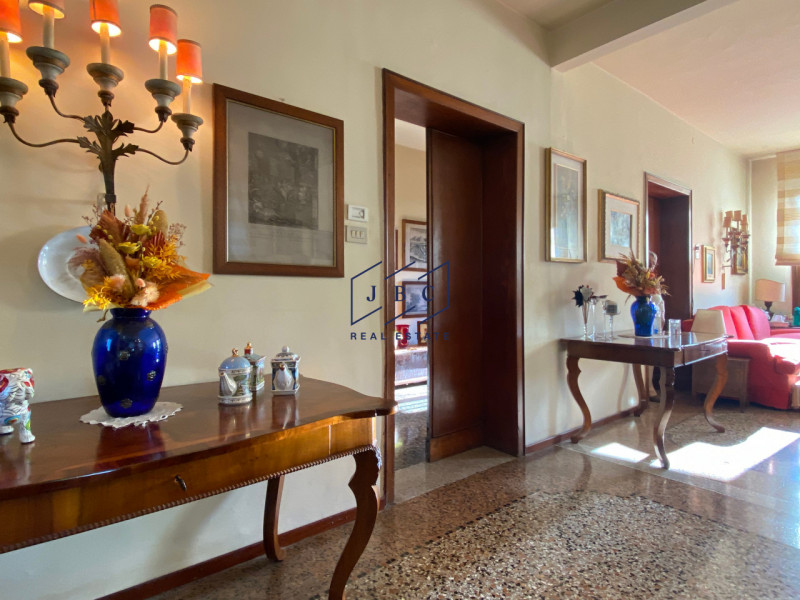 ODERZO - (TV)
A Oderzo, in una zona tranquilla e ben collegata al centro, presentiamo una villa d...