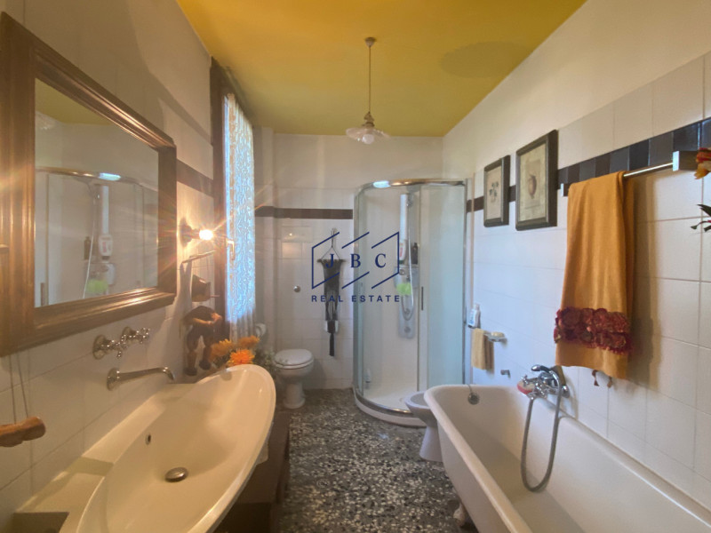 ODERZO - (TV)
A Oderzo, in una zona tranquilla e ben collegata al centro, presentiamo una villa d...