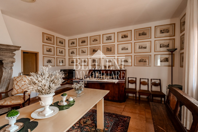 MONTE BERICO - In una delle zone più esclusive e panoramiche di Vicenza, nella cornice verde e si...