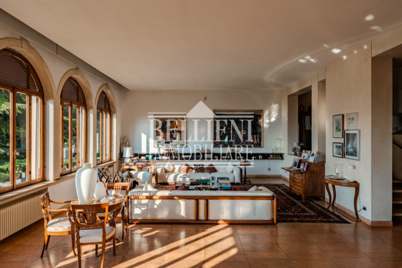 MONTE BERICO - In una delle zone più esclusive e panoramiche di Vicenza, nella cornice verde e si...