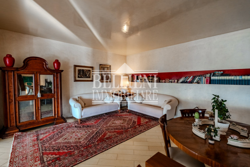 MONTE BERICO - In una delle zone più esclusive e panoramiche di Vicenza, nella cornice verde e si...