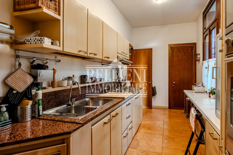 MONTE BERICO - In una delle zone più esclusive e panoramiche di Vicenza, nella cornice verde e si...