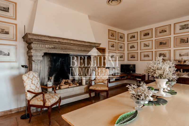 MONTE BERICO - In una delle zone più esclusive e panoramiche di Vicenza, nella cornice verde e si...