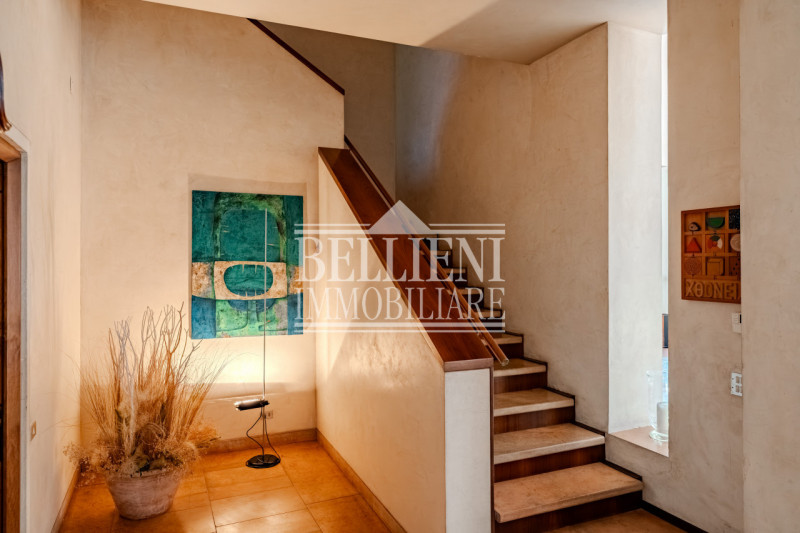 MONTE BERICO - In una delle zone più esclusive e panoramiche di Vicenza, nella cornice verde e si...