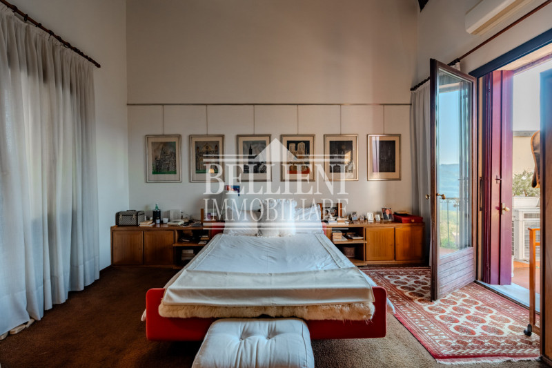 MONTE BERICO - In una delle zone più esclusive e panoramiche di Vicenza, nella cornice verde e si...