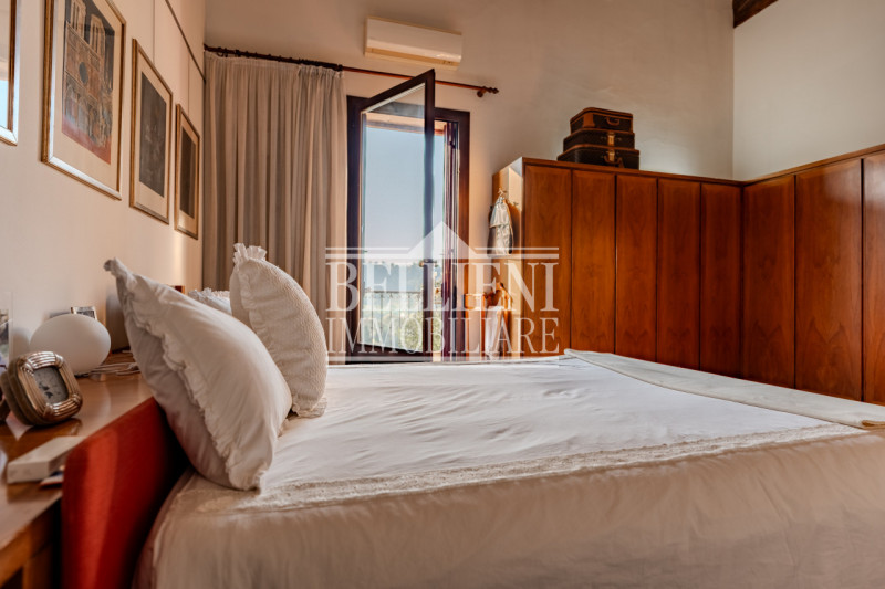 MONTE BERICO - In una delle zone più esclusive e panoramiche di Vicenza, nella cornice verde e si...