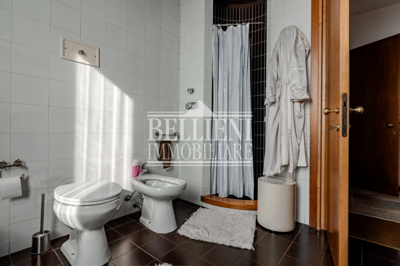 MONTE BERICO - In una delle zone più esclusive e panoramiche di Vicenza, nella cornice verde e si...