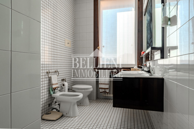 MONTE BERICO - In una delle zone più esclusive e panoramiche di Vicenza, nella cornice verde e si...