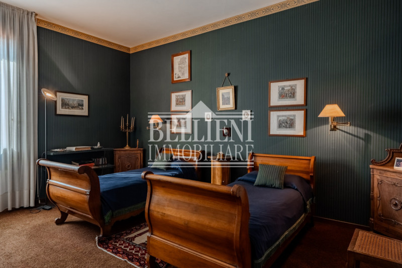 MONTE BERICO - In una delle zone più esclusive e panoramiche di Vicenza, nella cornice verde e si...