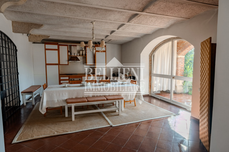 MONTE BERICO - In una delle zone più esclusive e panoramiche di Vicenza, nella cornice verde e si...
