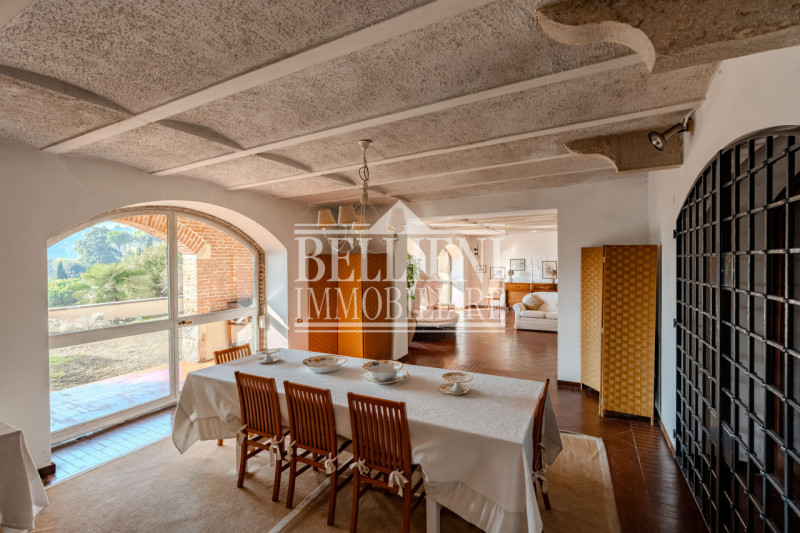 MONTE BERICO - In una delle zone più esclusive e panoramiche di Vicenza, nella cornice verde e si...