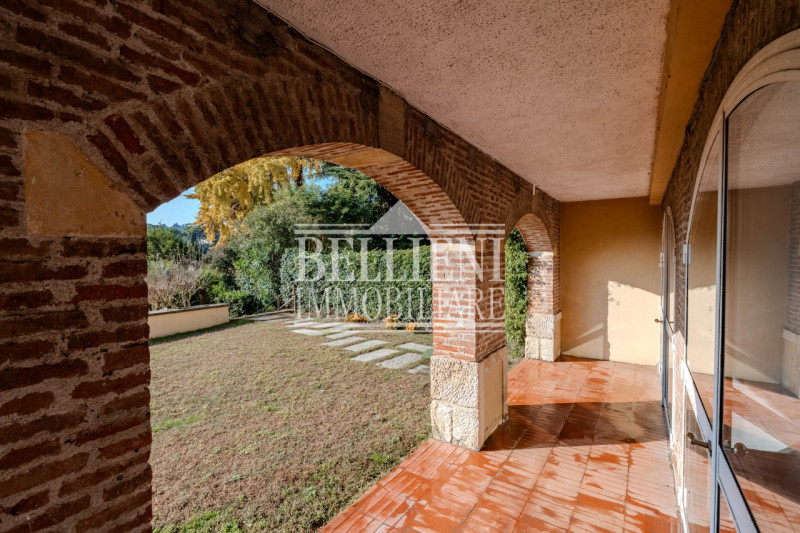 MONTE BERICO - In una delle zone più esclusive e panoramiche di Vicenza, nella cornice verde e si...