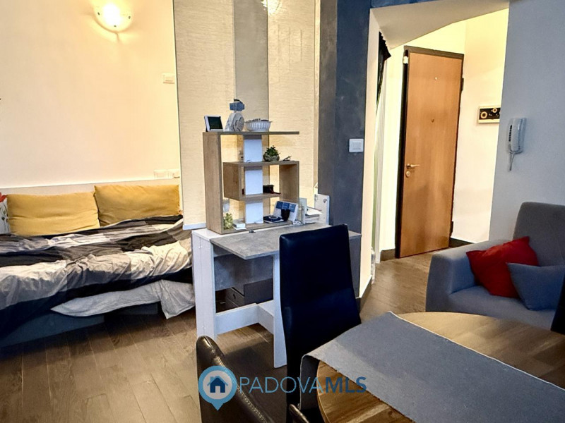 Immobile in esclusiva al Gruppo Padova MLS
Scopri questo grazioso MONOLOCALE AFFITTATO in zona SS...