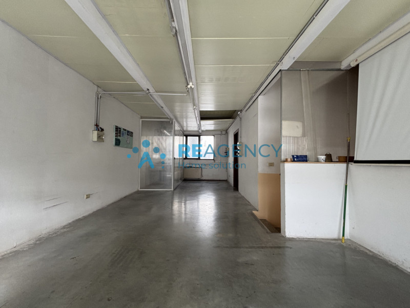 Proponiamo in vendita laboratorio artigianale ideale per orafi e professionisti del settore, situ...