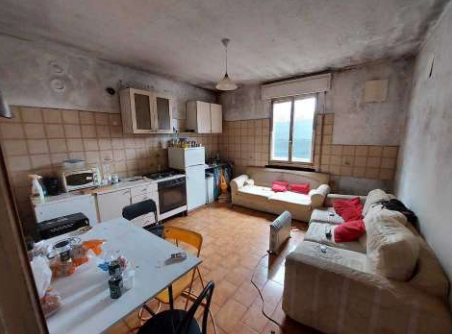 Rif. A.A.73-24

Vendita all'asta - n.2 appartamenti con annessi in data 10 dicembre  2025

Descri...