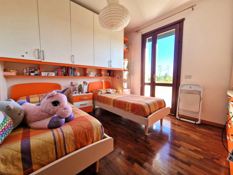 UBICAZIONE E CONTESTO
Nella tranquilla frazione di Valproto, nel comune di Quinto Vicentino, prop...