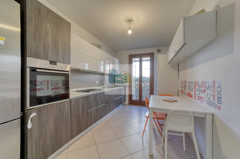 Nel cuore di Tombelle, frazione di Saonara, proponiamo in vendita una splendida porzione di ville...