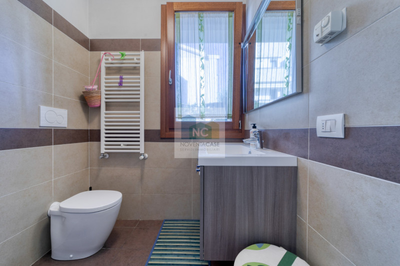 Nel cuore di Tombelle, frazione di Saonara, proponiamo in vendita una splendida porzione di ville...