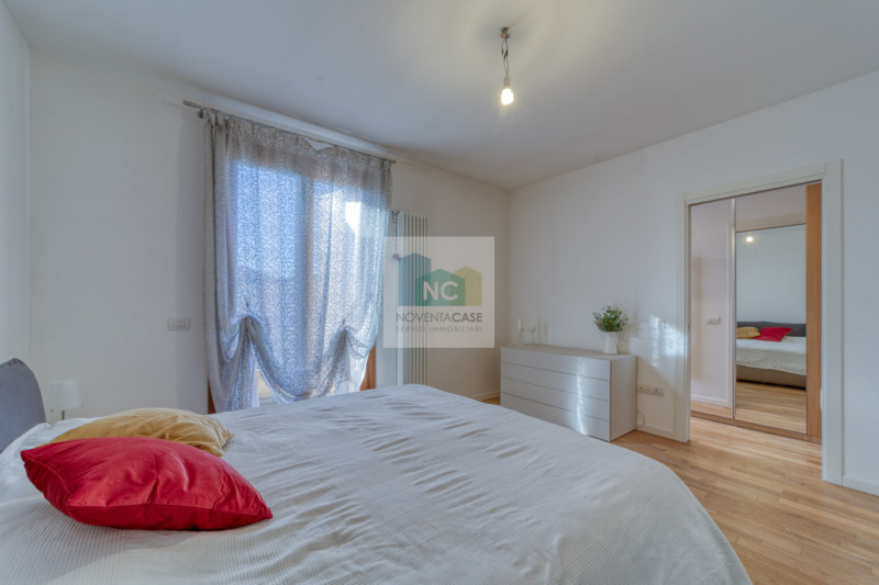 Nel cuore di Tombelle, frazione di Saonara, proponiamo in vendita una splendida porzione di ville...