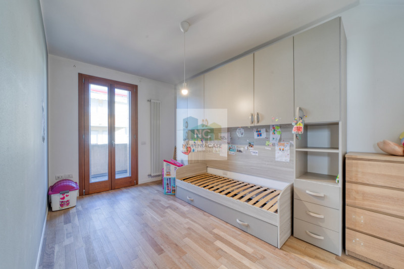 Nel cuore di Tombelle, frazione di Saonara, proponiamo in vendita una splendida porzione di ville...