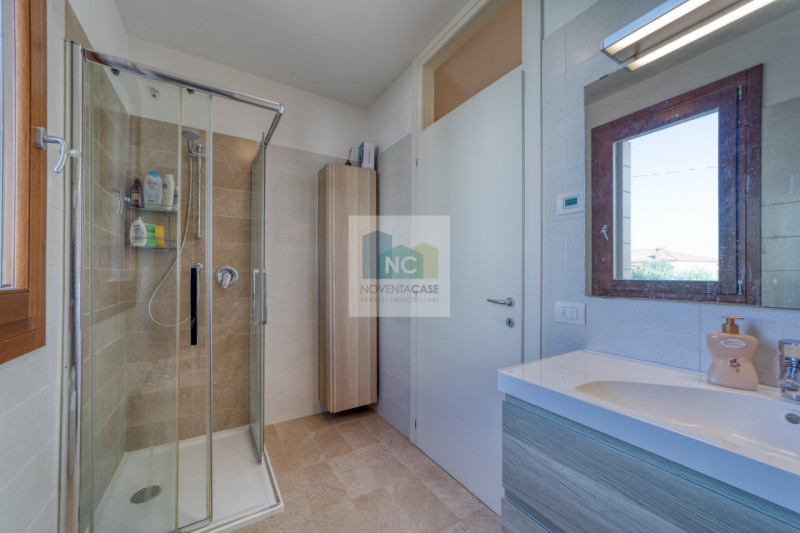 Nel cuore di Tombelle, frazione di Saonara, proponiamo in vendita una splendida porzione di ville...