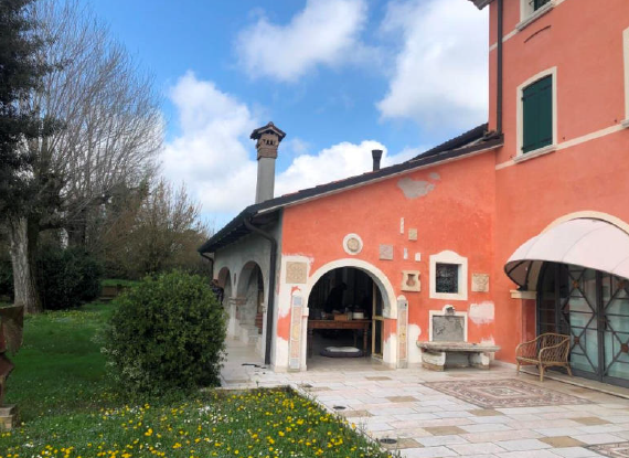 Rif. A.A.262-24

Vendita all'asta - bifamiliare su 2 livelli in data 11 dicembre  2025

Descrizio...