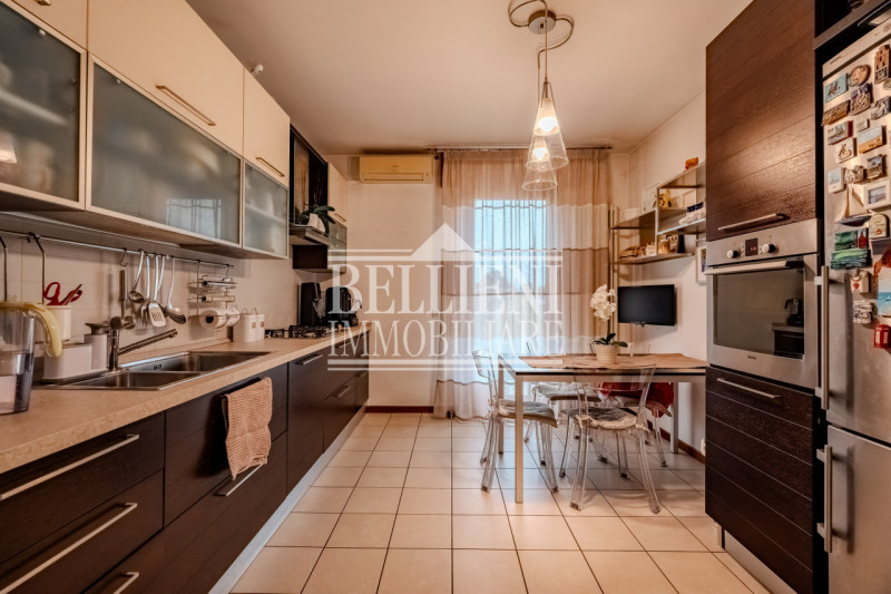 ANCONETTA - In posizione riservata, alla fine di una via chiusa e all’interno di un elegante cont...